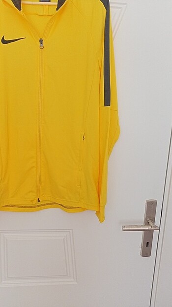 Eşofman üstü hiç giyilmedi - Görsel 4