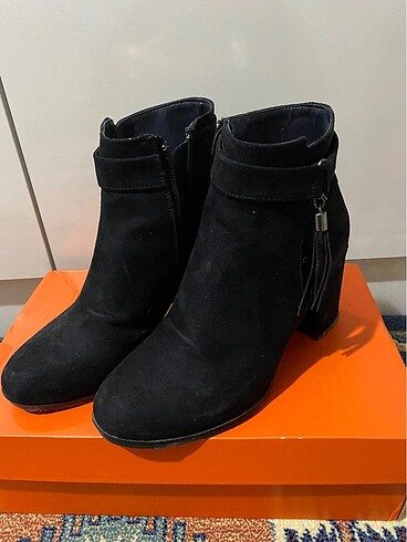Zara Topuklu süet siyah bot