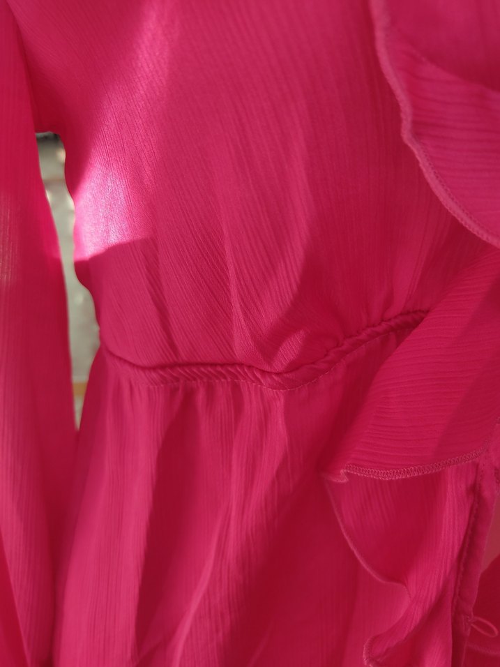 Pembe V Yaka Fırfırlı Uzun Kadın Bluz - Görsel 3