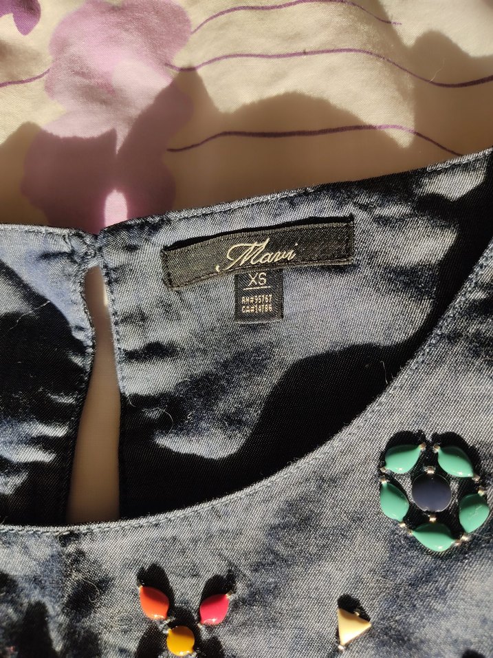 Nakışlı Düğmeli Kız Denim Elbise - Görsel 3