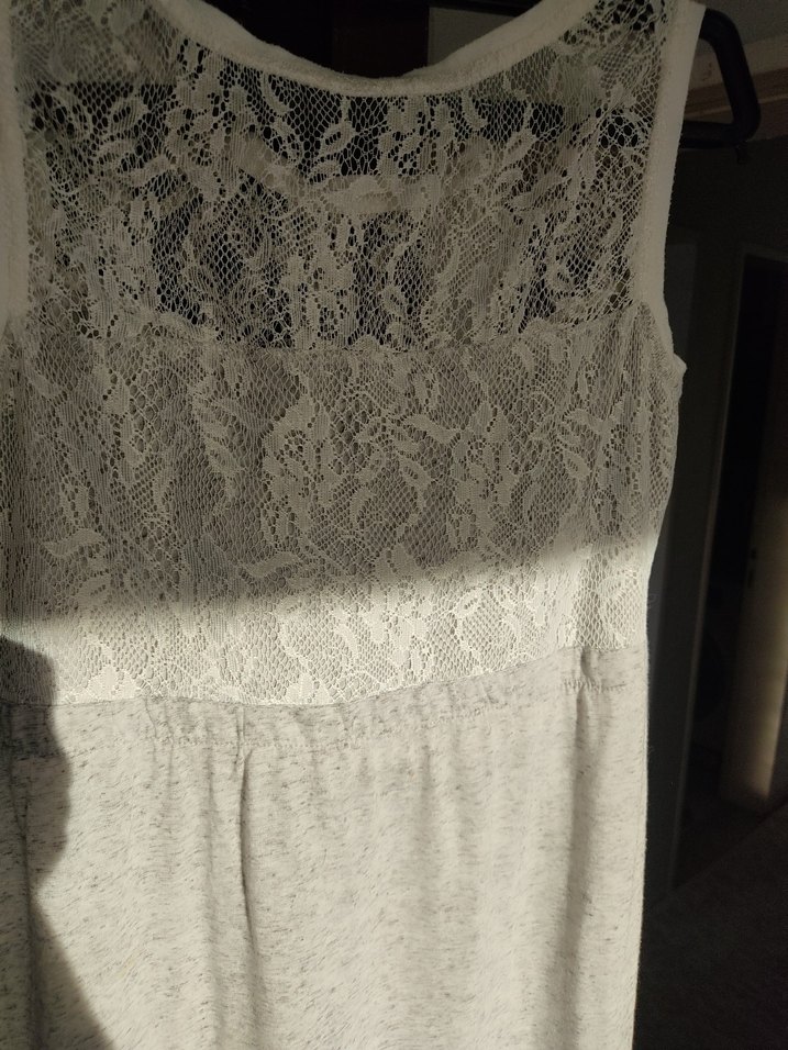 Dantel Detaylı Beyaz Kolsuz elbise , yandan yırtmaçlı - Görsel 4