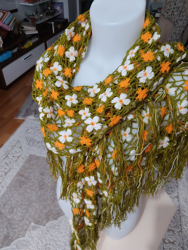 Çiçek İşlemeli Bohem Örgü Şal - Görsel 2