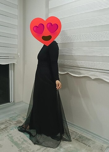 Uzun kollu abiye elbise