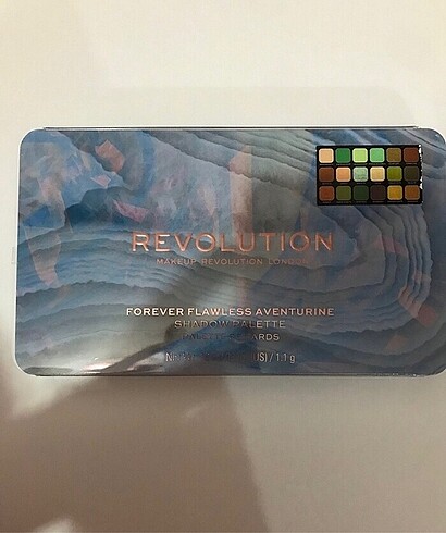 REVOLUTİON CRYSTAL AURA FAR PALETİ