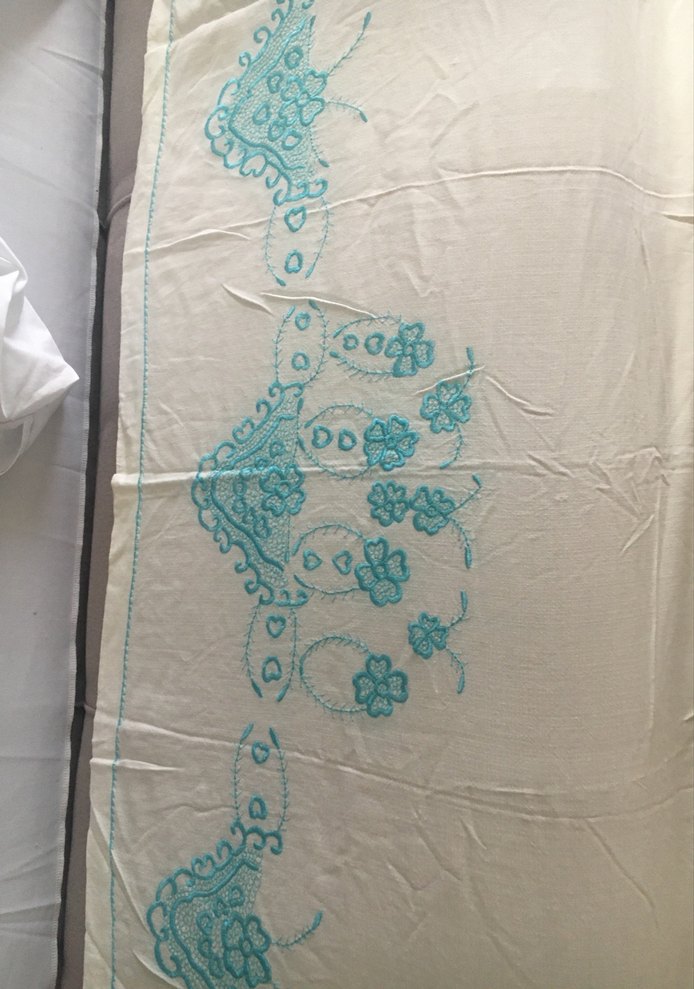 Turkuaz Nakışlı Kara makinada işlenmiş - Görsel 2