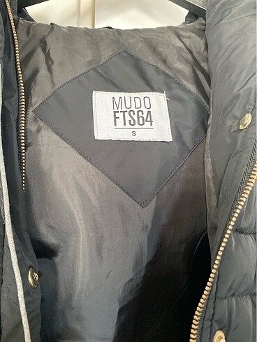 Mudo Yelek