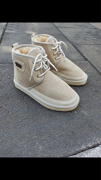 40 Beden Ugg bej bağcıklı bot