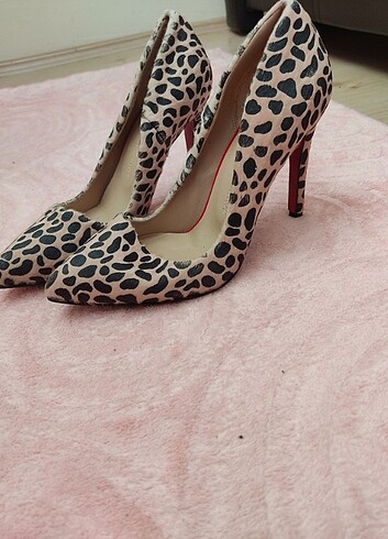 37 Beden Leopar Stiletto