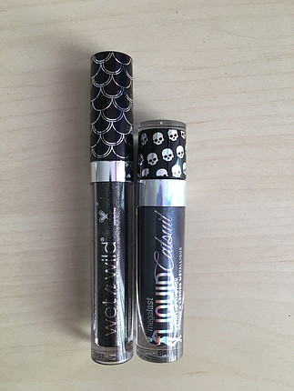 Wet n wild Metalik siyah likit ruj ve far
