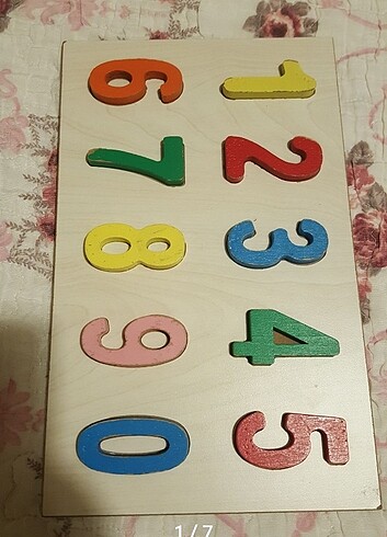 Oyuncak ahşap rakamlar