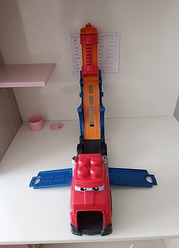 Mega Blok Dev Kamyon ve Rampası - Görsel 6