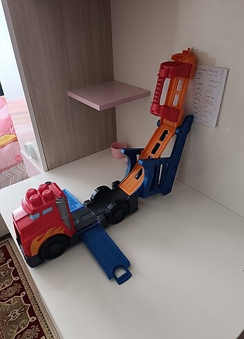 Mega Blok Dev Kamyon ve Rampası  - Görsel 7