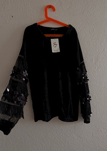 Püsküllü Siyah Uzun Kollu Oversize Bluz