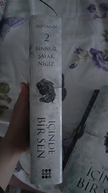  Beden Renk İçinde Bir Sen Binnur Şafak Nigiz
