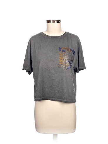Beymen T-shirt %70 İndirimli.