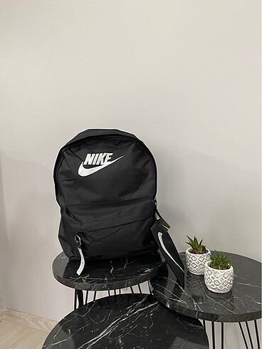 Nike spor & okul çantası cüzdan hediyeli sıfır kaliteli