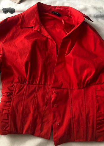 Kırmızı Düğmeli Kadın Gömlek - Görsel 3