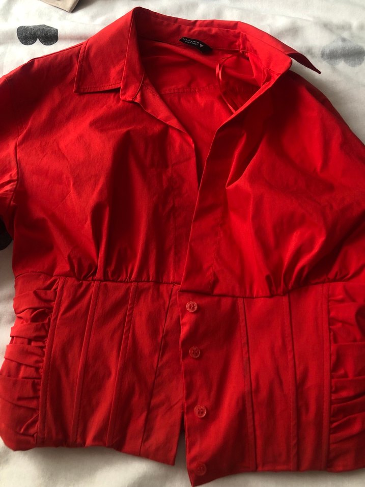 Kırmızı Düğmeli Kadın Gömlek - Görsel 3