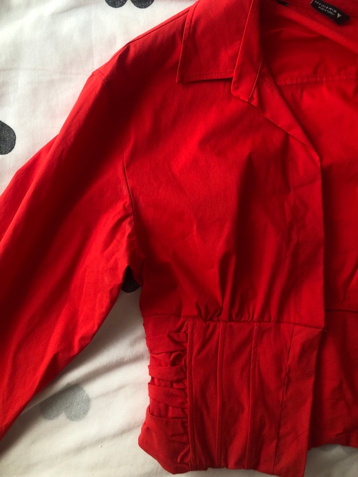 Kırmızı Düğmeli Kadın Gömlek - Görsel 2