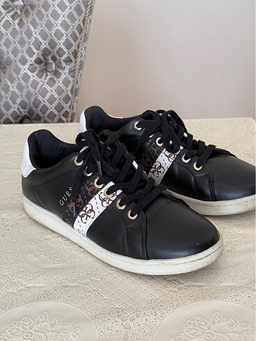 37 Beden Guess ayakkabı