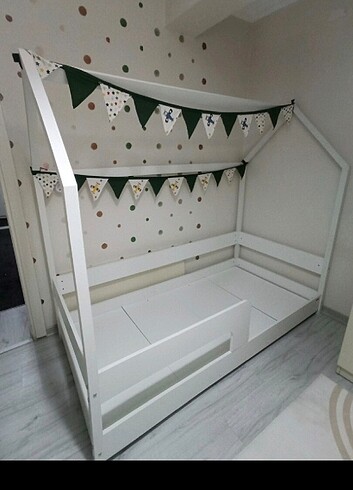 Montessori Çatılı Yatak 