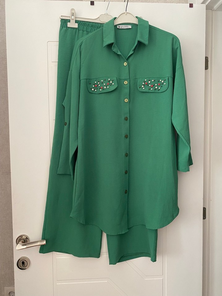 Fıstık Yeşil renk cepleri Taş süslemeli Uzun Kadın takım - Görsel 2