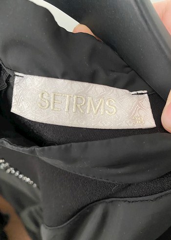 38 Beden Setrms Siyah Uzun Kollu Taş detaylı Fırfırlı Tunik