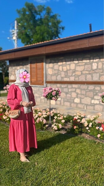 Pembe yazlık elbise