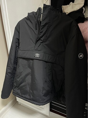Pull and bear kanguru montu