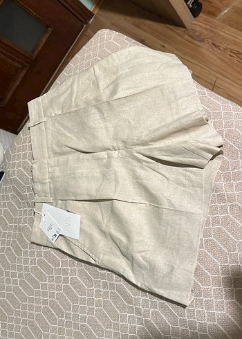 Zara Bej Keten Pilili Mini Kadın Şort