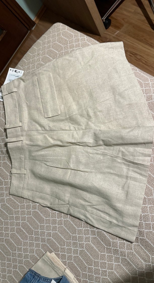 Zara Bej Keten Pilili Mini Kadın Şort - Görsel 2