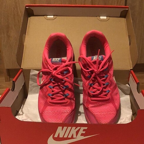 Nike Pembe Koşu Ayakkabısı