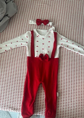 Kırmızı Fiyonklu Bebek Kız Tulum - Görsel 2