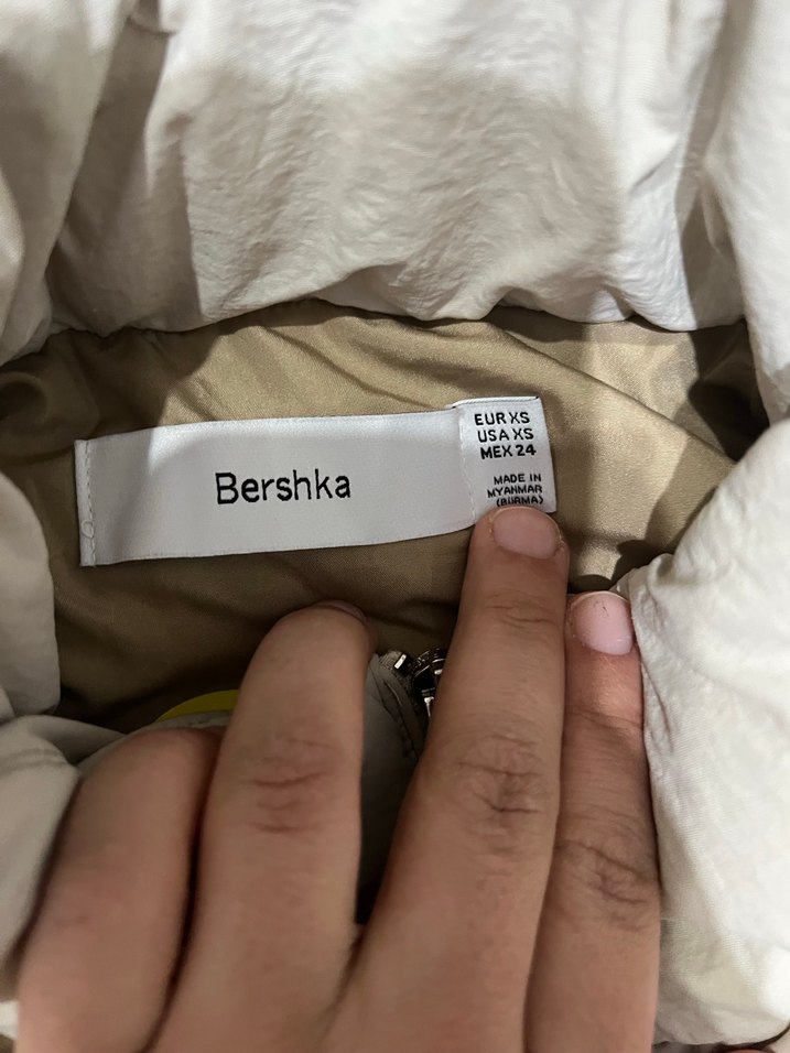 Kürk Detaylı Beyaz Kolsuz Yelek - Görsel 3