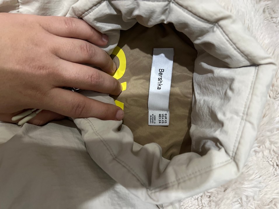 Kürk Detaylı Beyaz Kolsuz Yelek - Görsel 4