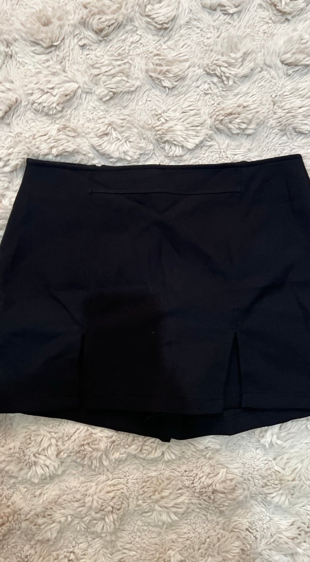 Siyah Kadın Mini Etek, Kürk Detaylı, Saten - Görsel 2