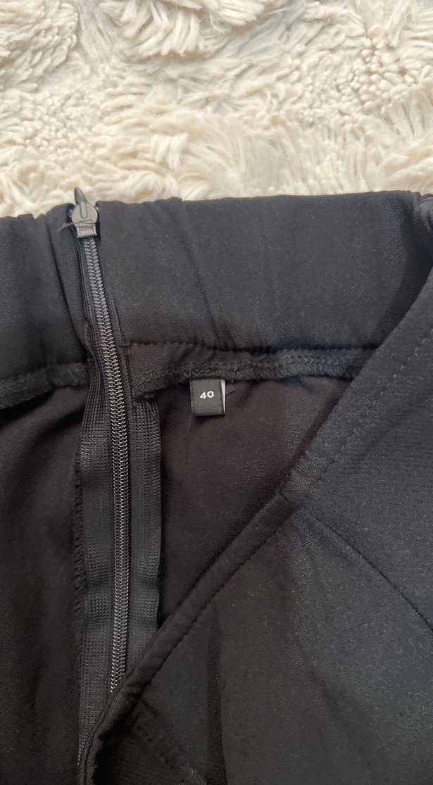 Siyah Kadın Mini Etek, Kürk Detaylı, Saten - Görsel 3