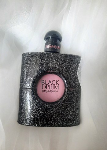 Yves Saint Laurent Yves Saint Laurent Black Opium