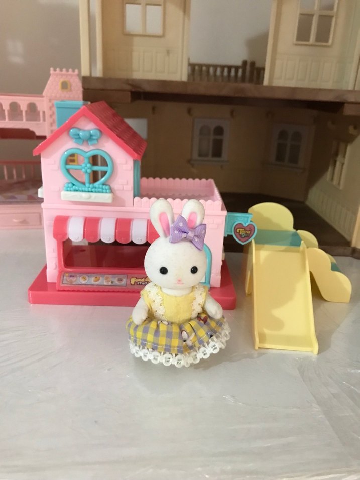 Pastel Pembe Oyuncak Ev ve Aksesuar Seti - Görsel 3