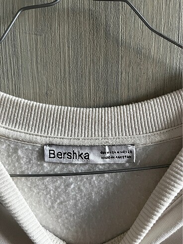 m Beden beyaz Renk Bershka Sweat