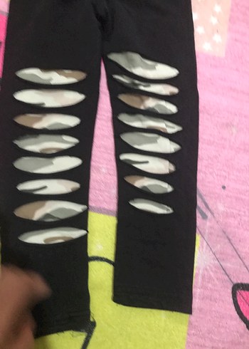 Siyah Rock Punk Yırtık Detaylı Kadın Tayt - Görsel 3