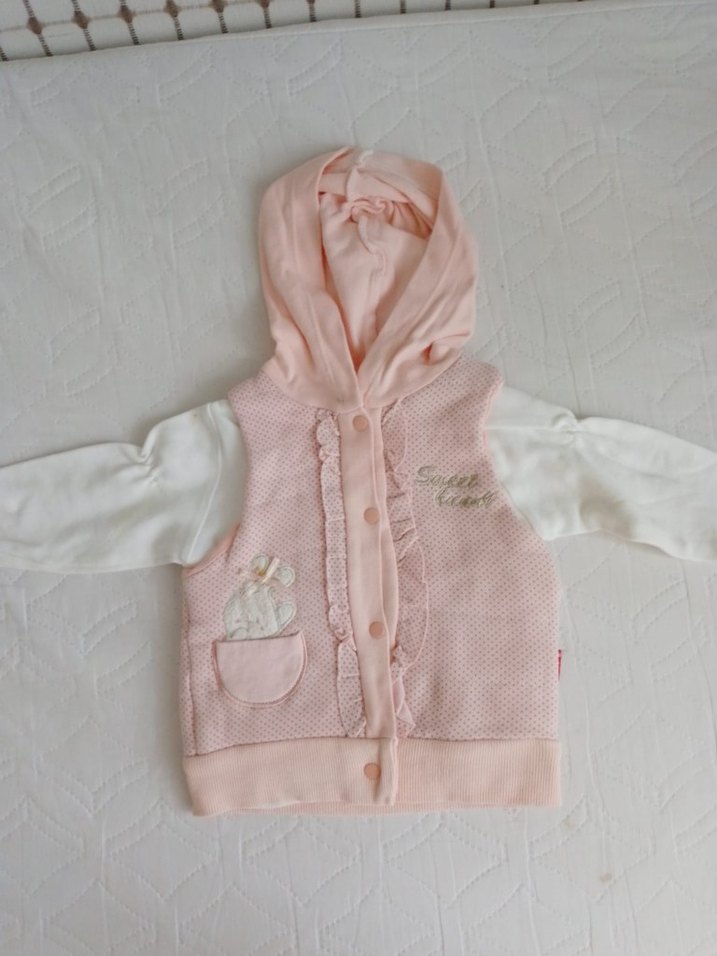 Düğmeli Kapüşonlu Kız Çocuk Pembe Yelek - Görsel 4