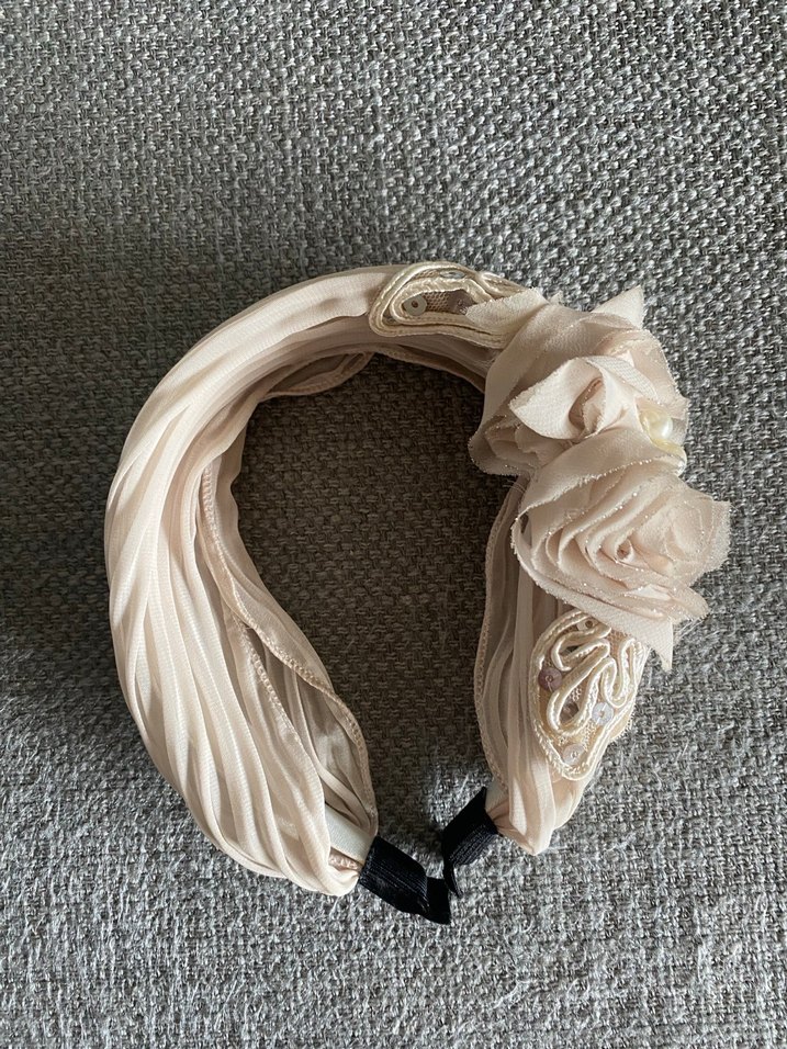 Accessorize saten incili taç ,  Fırfırlı Kadın Saç Aksesuarı - Görsel 4