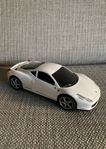Beden Ferrari lisanslı Işıklı Oyuncak Araba