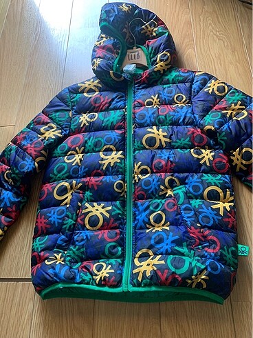 Benetton logolu kaz tüyü mont 8-9 yaş