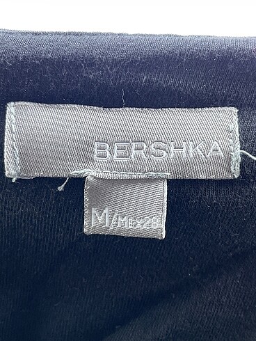 m Beden siyah Renk Bershka Kısa Elbise %70 İndirimli.