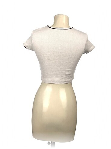m Beden Trendyol & Milla T-shirt %70 İndirimli.