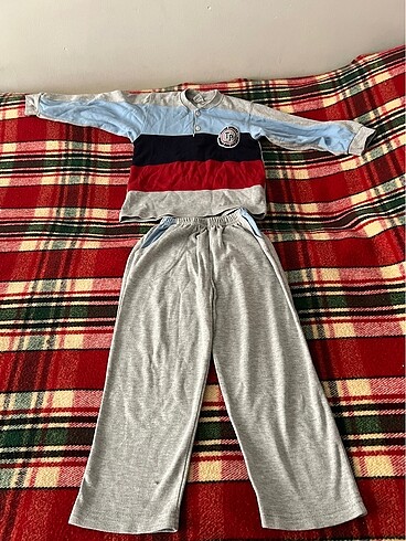 Erkek çocuk pijama takımı