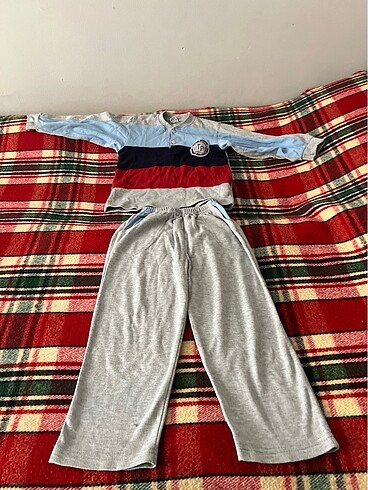 6 Yaş Beden Erkek çocuk pijama takımı