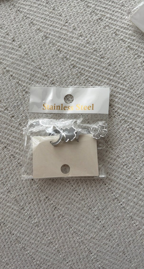 Çiçekli Mini Küpe - Görsel 2